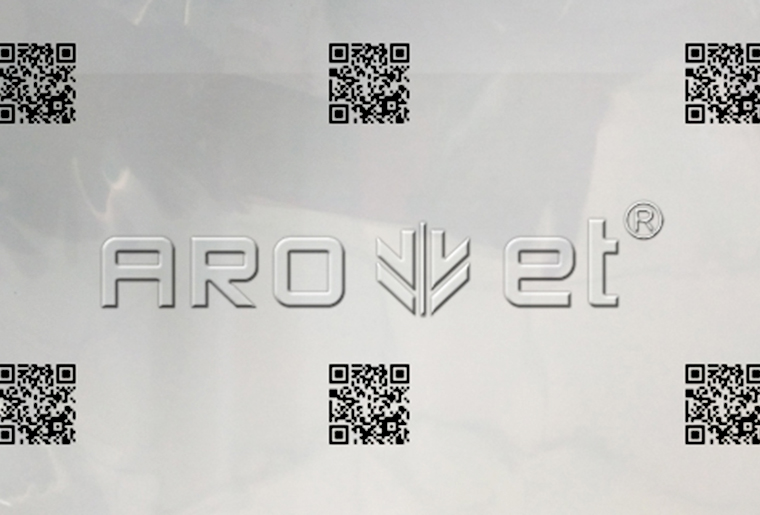 凯时A-one四喷头喷码机在PE膜上喷二维码